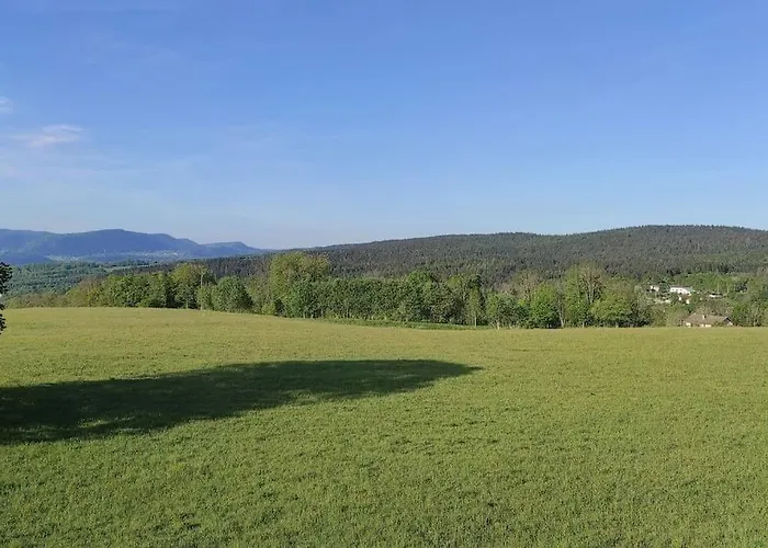 Avec Belle Vue Proche Du Genin Echallon